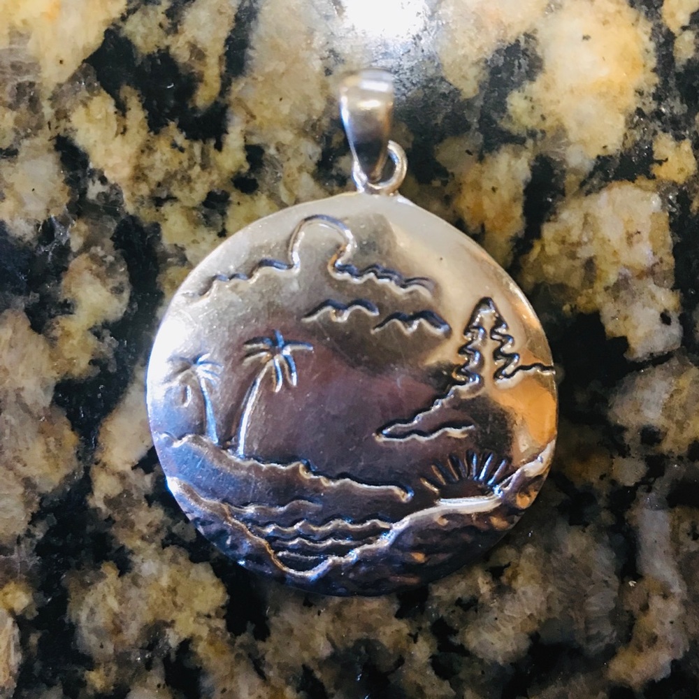 Beautiful Sterling Silver Pendant 😍